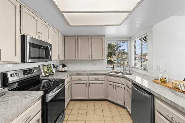 $459,000 | 1098 Willow Creek Drive, Yuba City, CA 95991