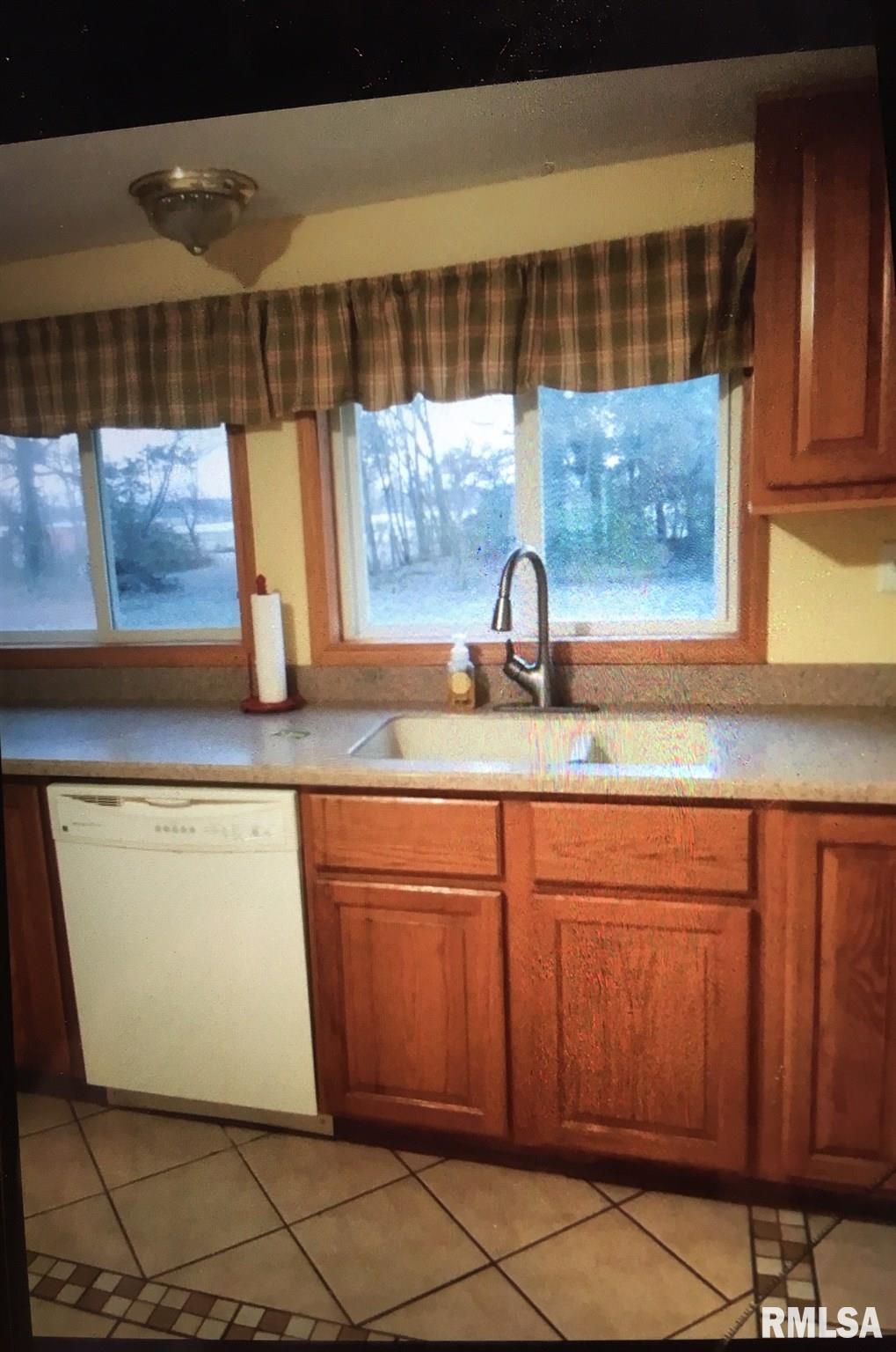 4530 East Tonti Roads Salem, IL 62881 - Photo 11 of 13