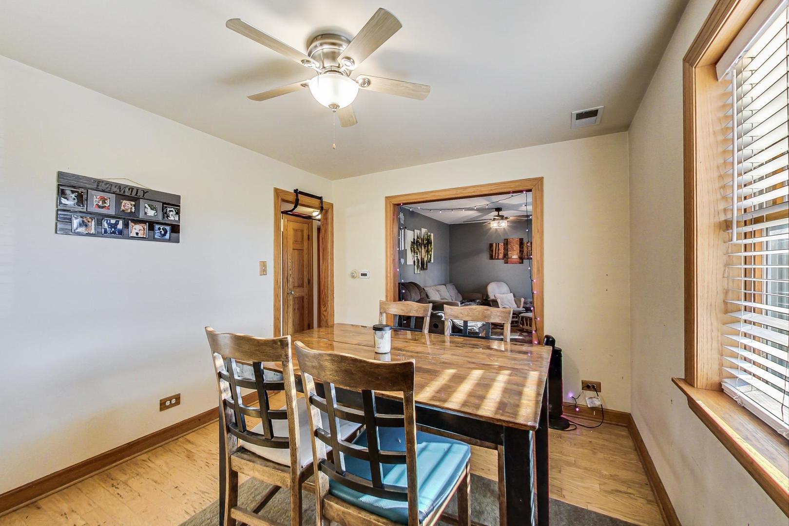 3616 West 116th Street Chicago, IL 60655 - Photo 5 of 33 a dining room with furniture and window