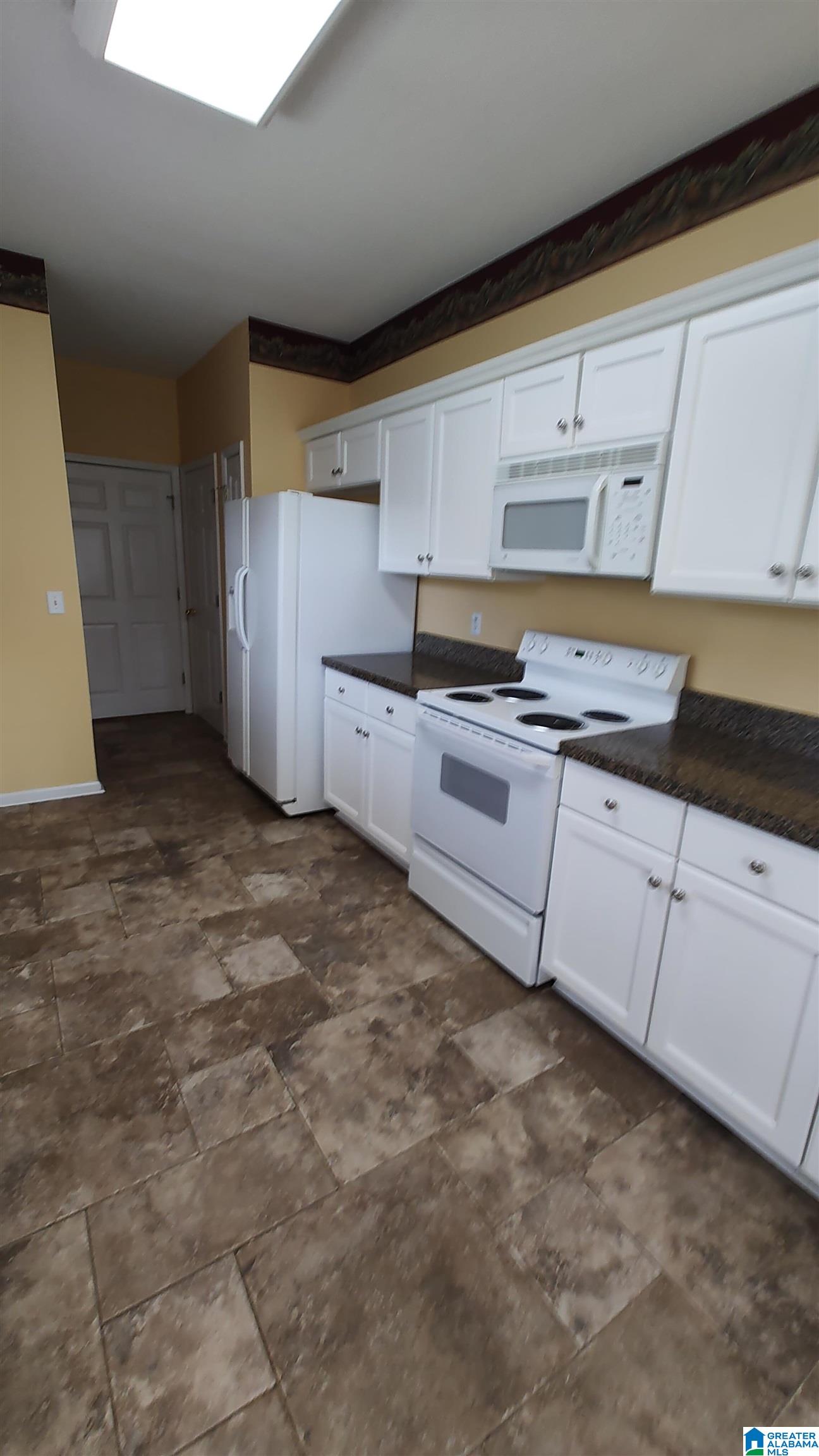 8549 Covington Way Leeds, AL 35094 - Photo 16 of 37