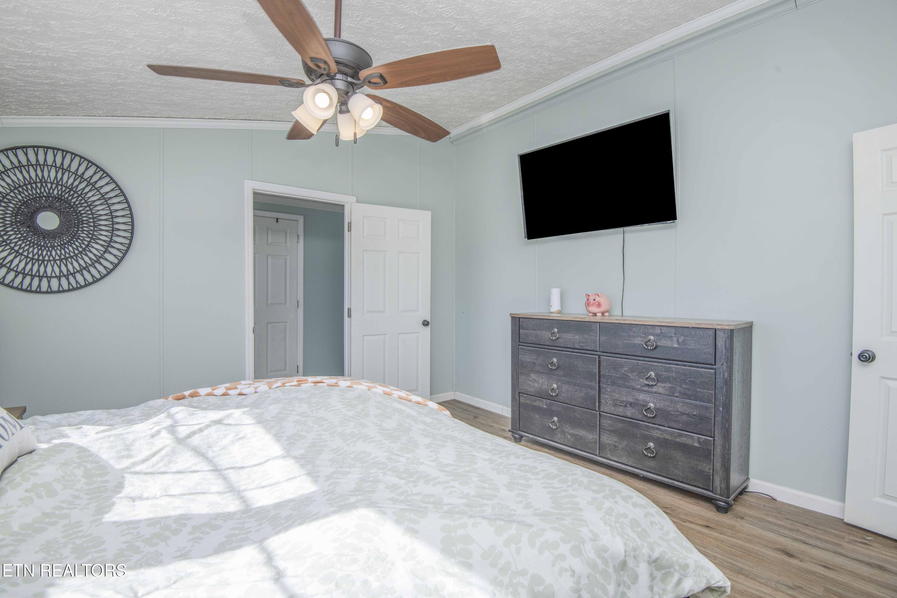 758 Grassy Hollow Road Tazewell, TN 37879 - Photo 31 of 51 Owners Suite