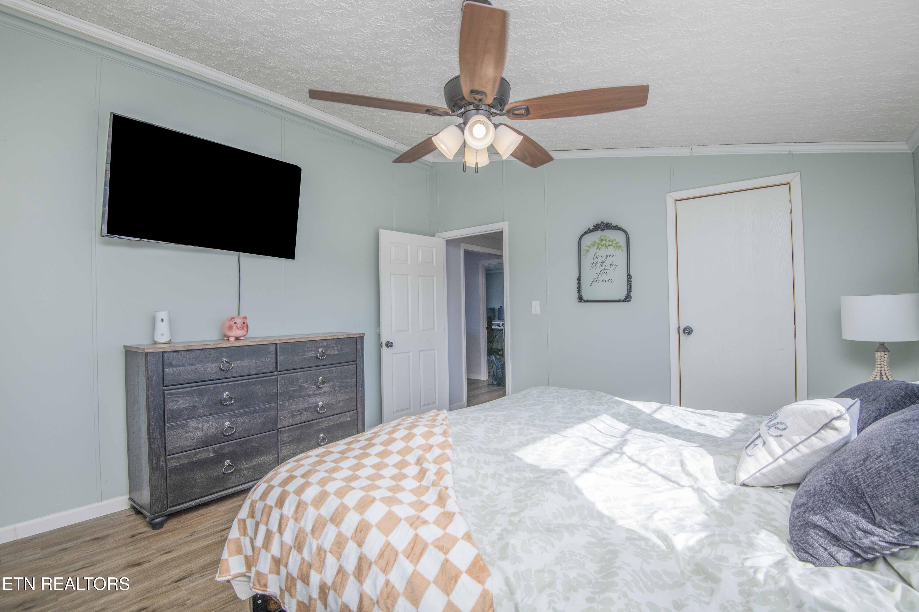 758 Grassy Hollow Road Tazewell, TN 37879 - Photo 33 of 51 Owners Suite