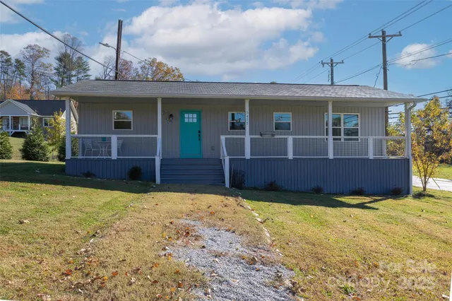 a view of a hardwood