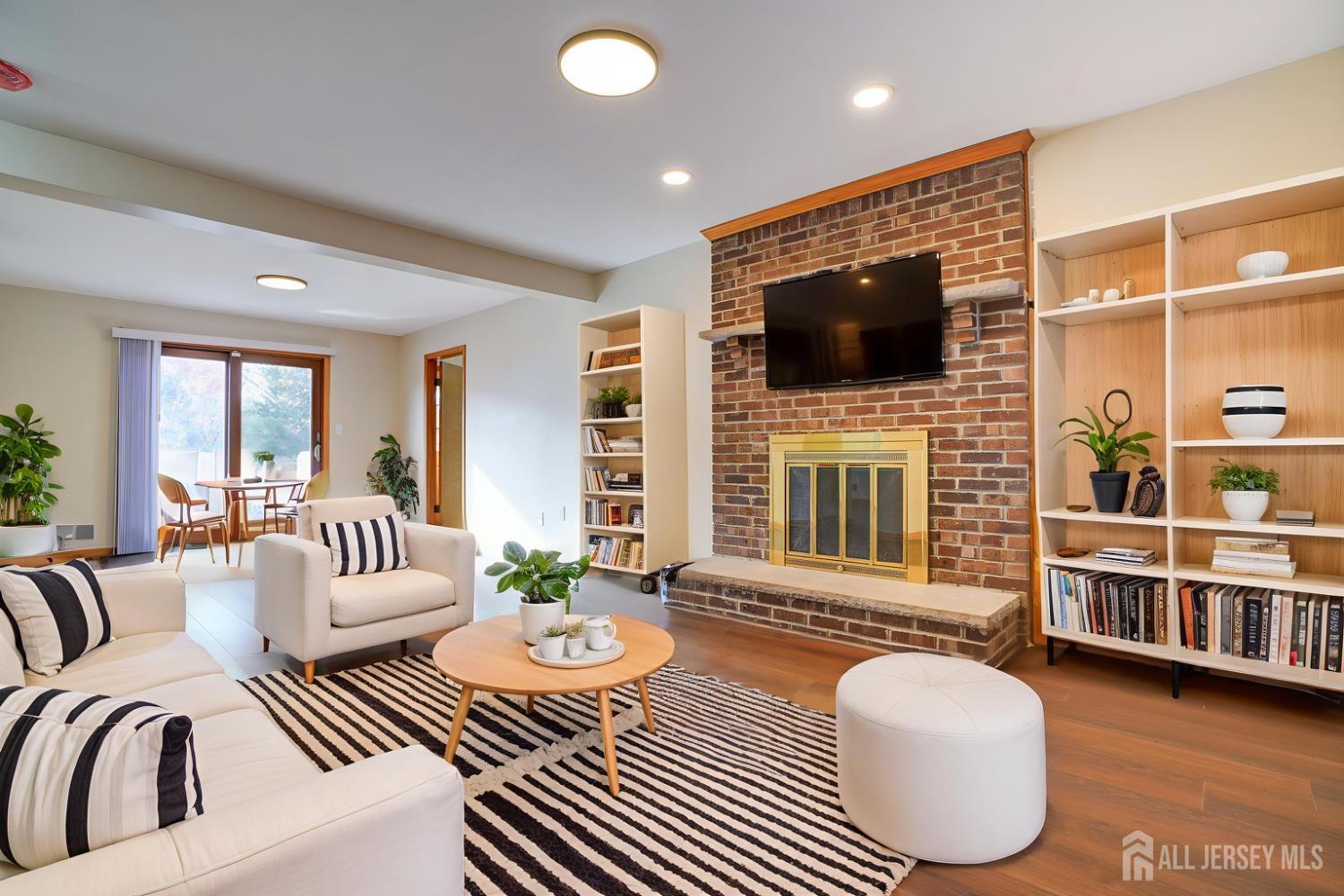 11 Lenox Street Edison, NJ 08817 - Photo 15 of 33