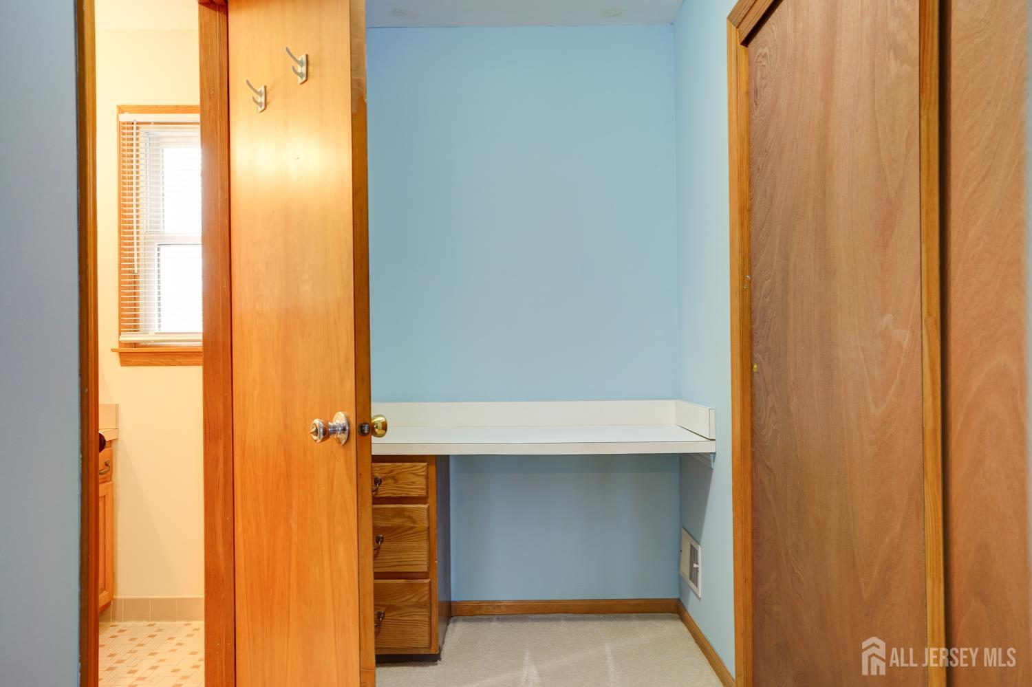 11 Lenox Street Edison, NJ 08817 - Photo 21 of 33