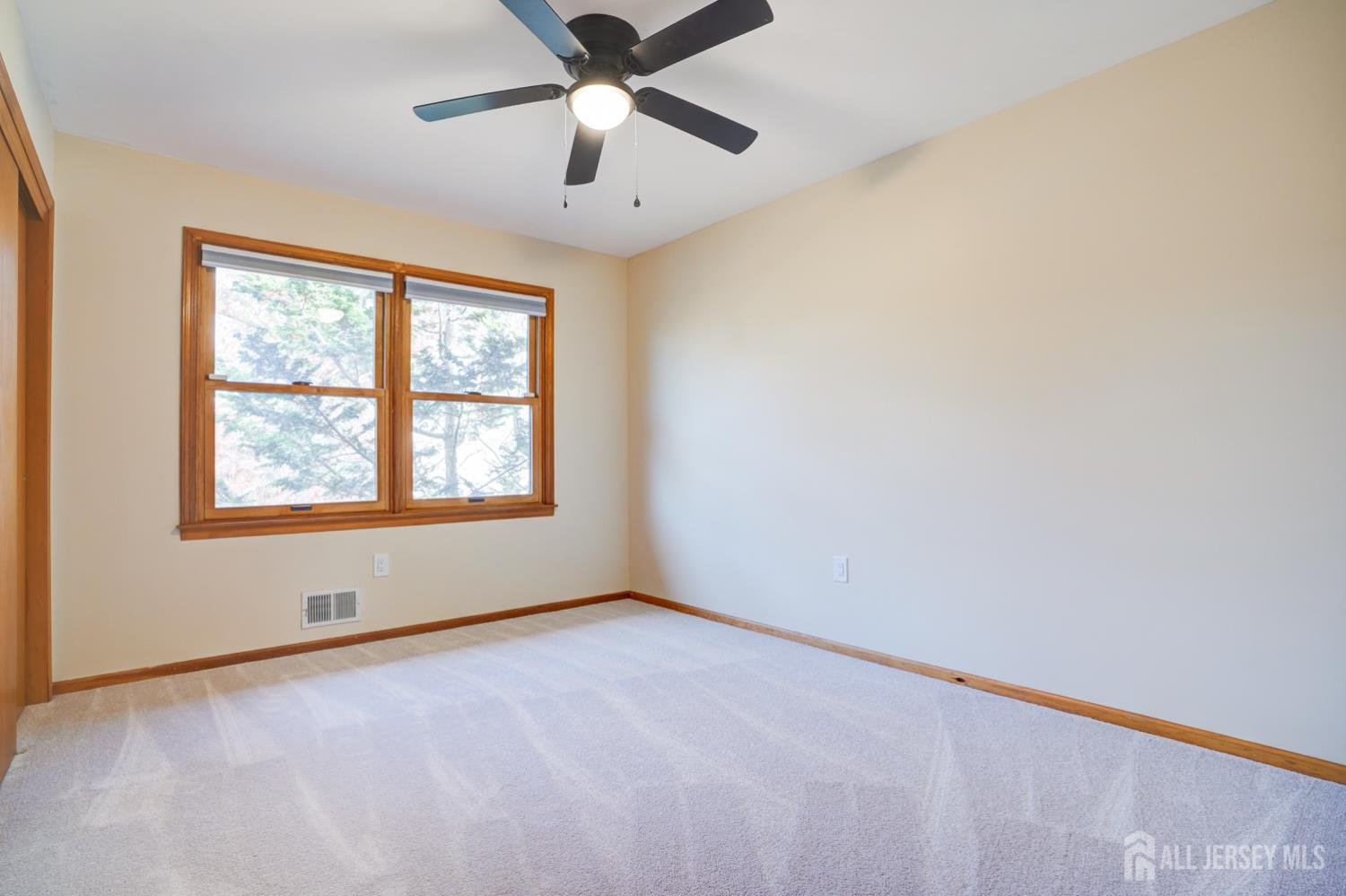 11 Lenox Street Edison, NJ 08817 - Photo 23 of 33