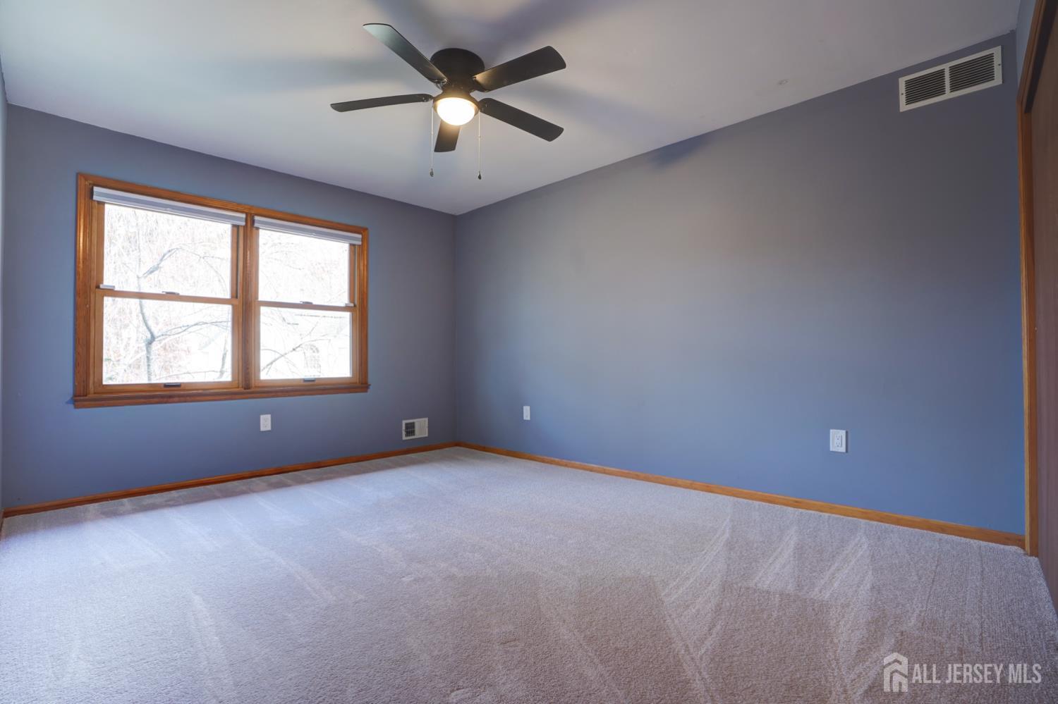 11 Lenox Street Edison, NJ 08817 - Photo 24 of 33