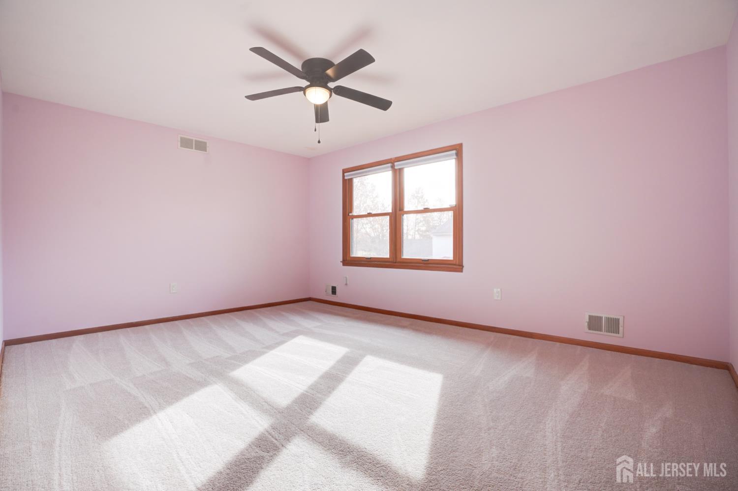 11 Lenox Street Edison, NJ 08817 - Photo 25 of 33