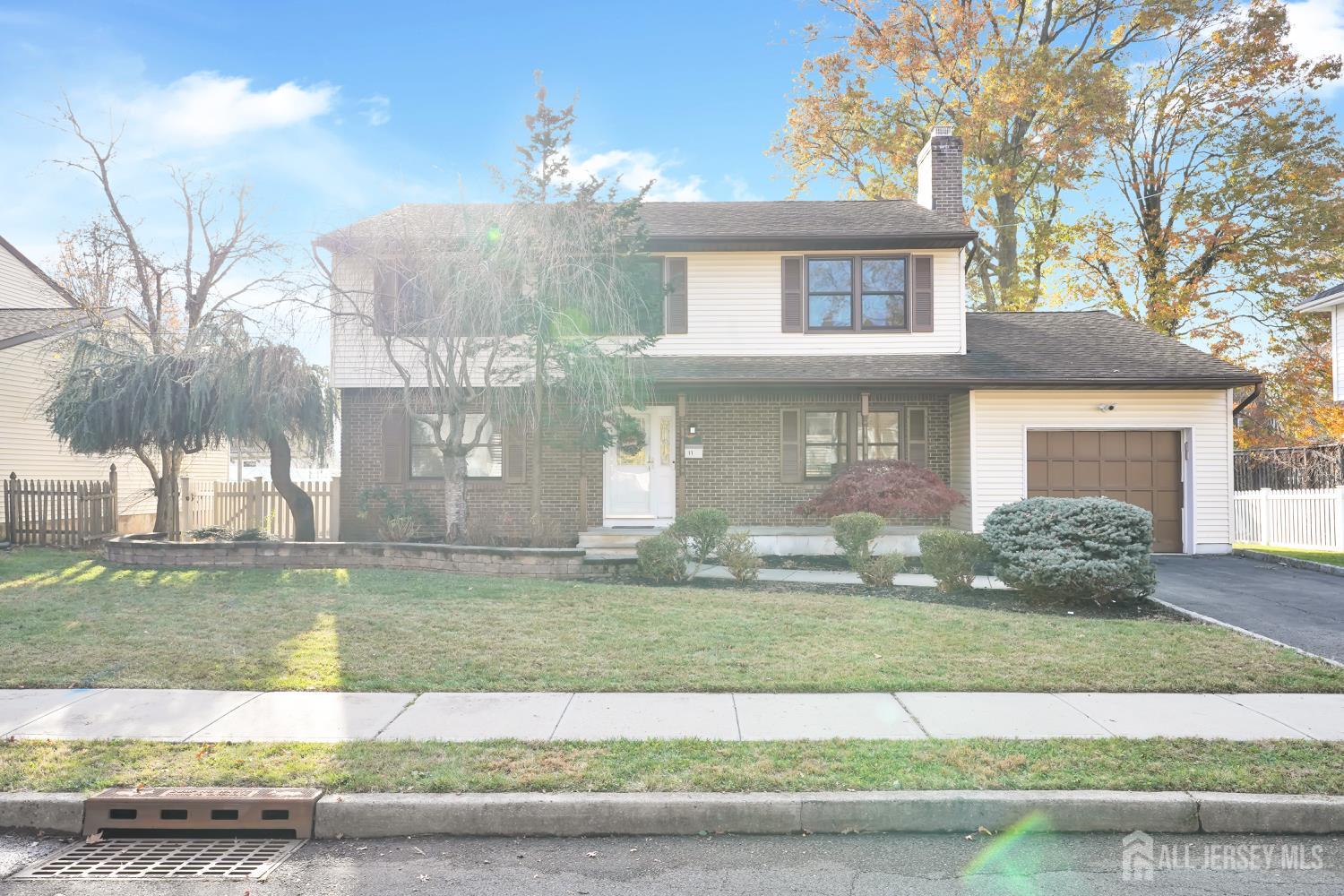 11 Lenox Street Edison, NJ 08817 - Photo 3 of 33