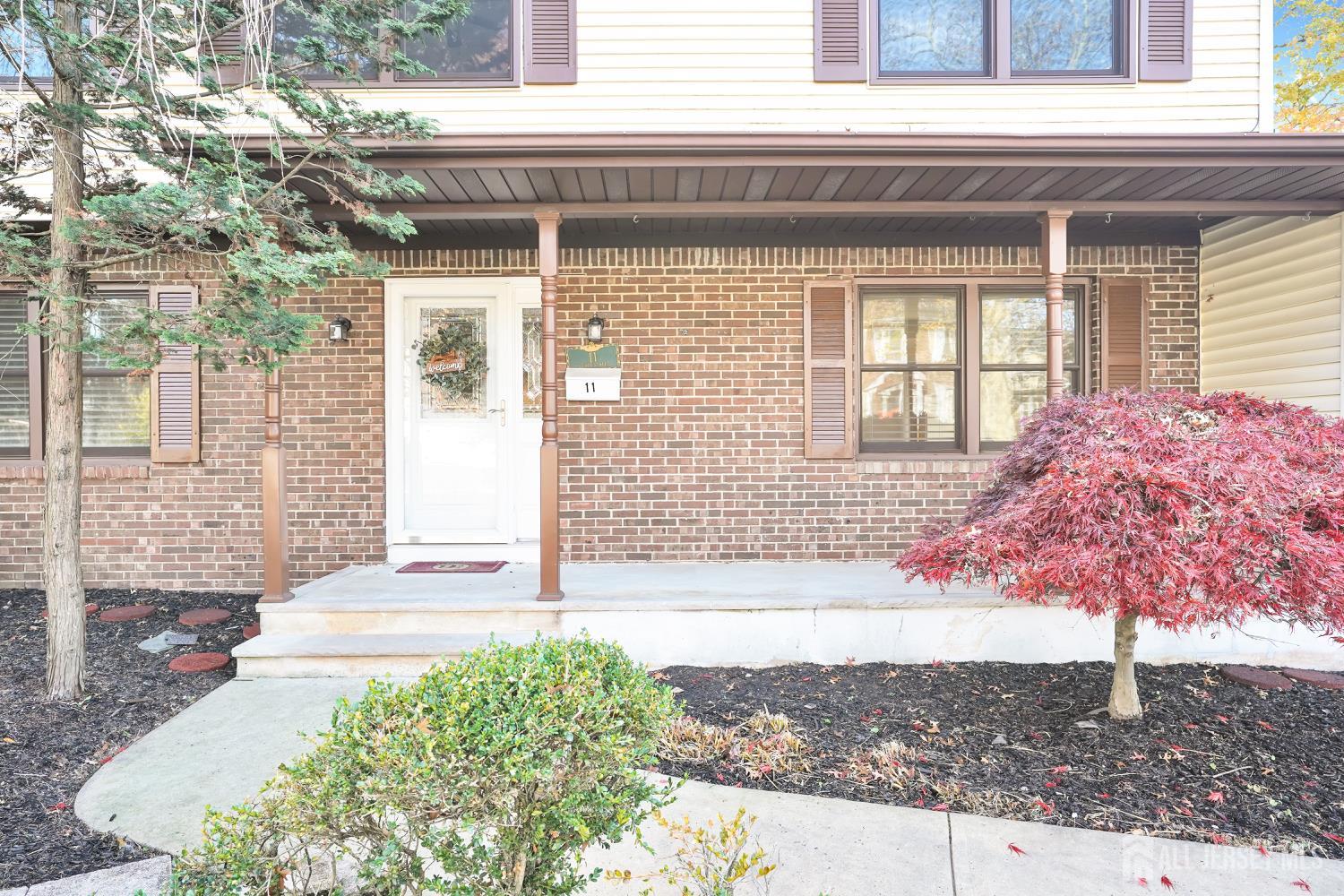 11 Lenox Street Edison, NJ 08817 - Photo 4 of 33