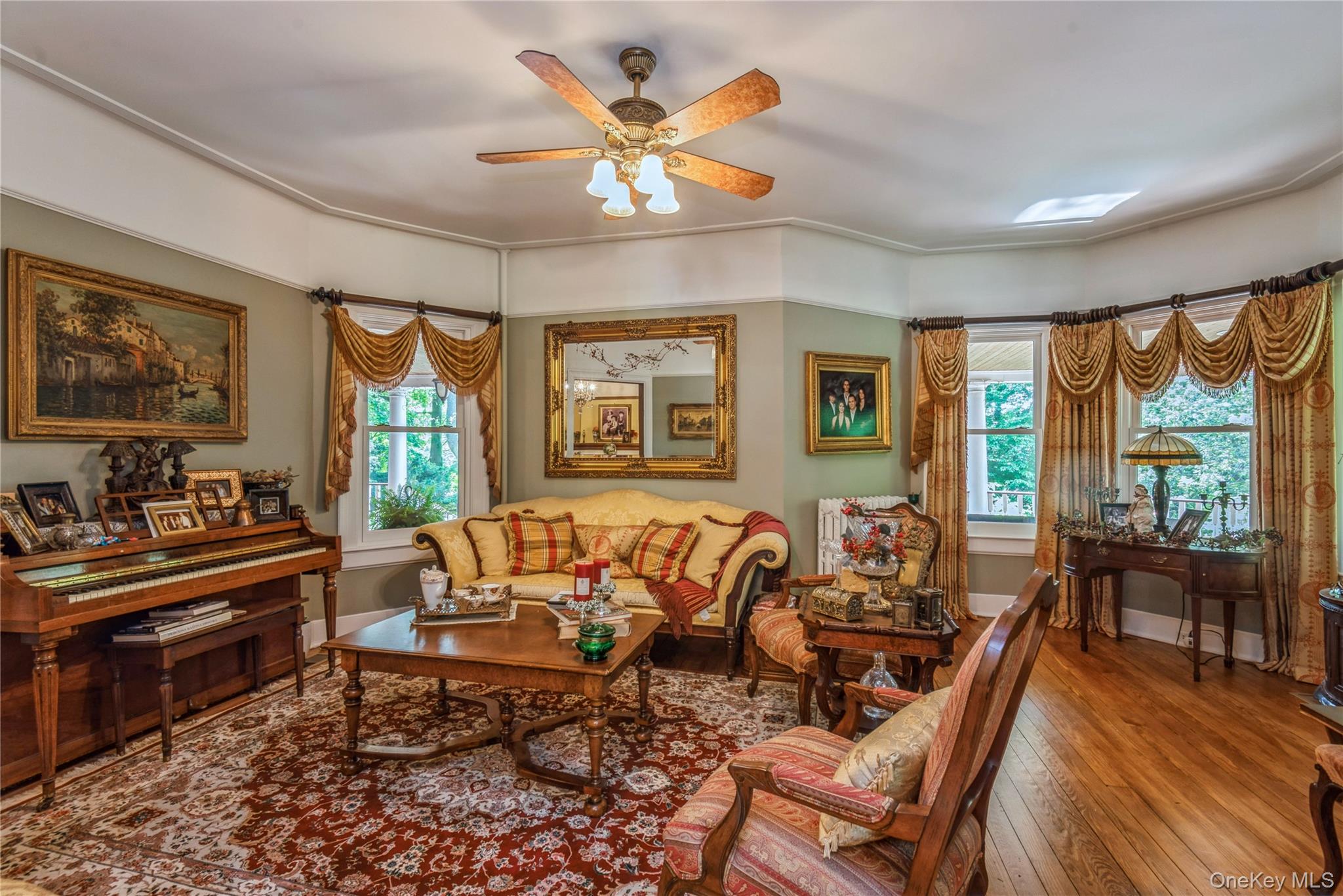 110 Red Spring Lane Glen Cove, NY 11542 - Photo 13 of 43