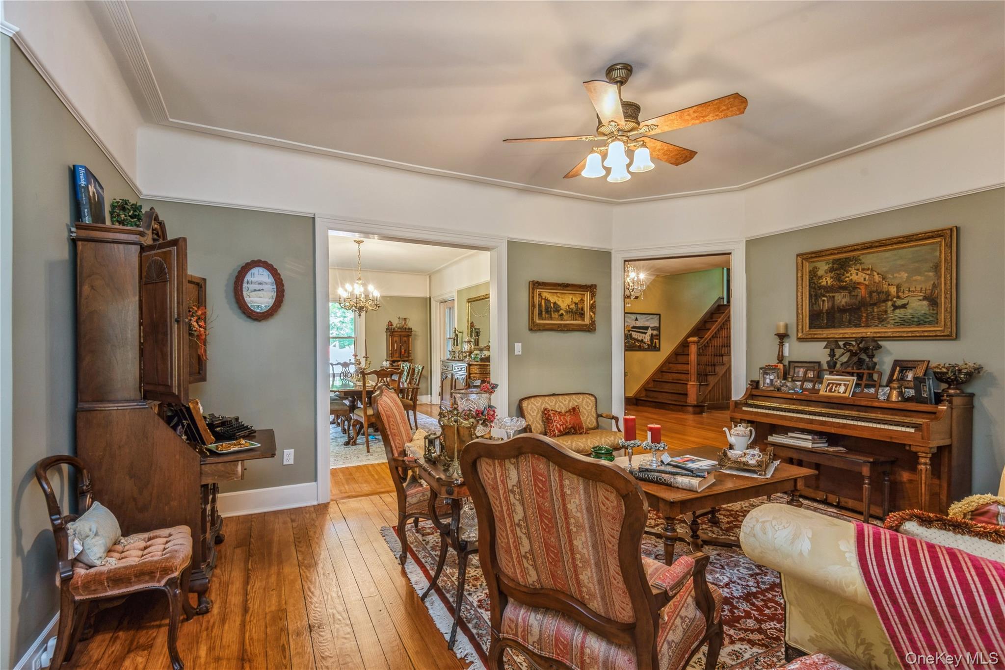 110 Red Spring Lane Glen Cove, NY 11542 - Photo 15 of 43