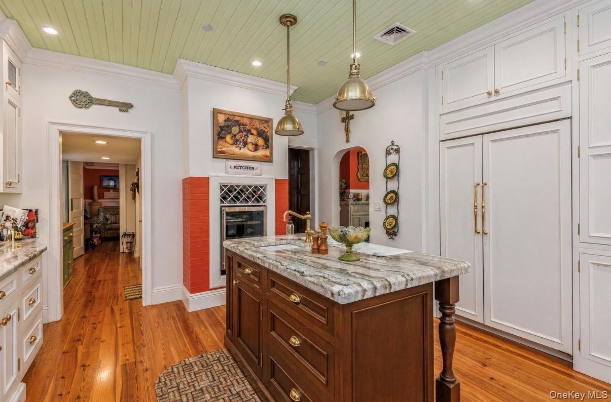 110 Red Spring Lane Glen Cove, NY 11542 - Photo 23 of 43