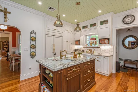 $1,745,000 | 110 Red Spring Lane, Glen Cove, NY 11542