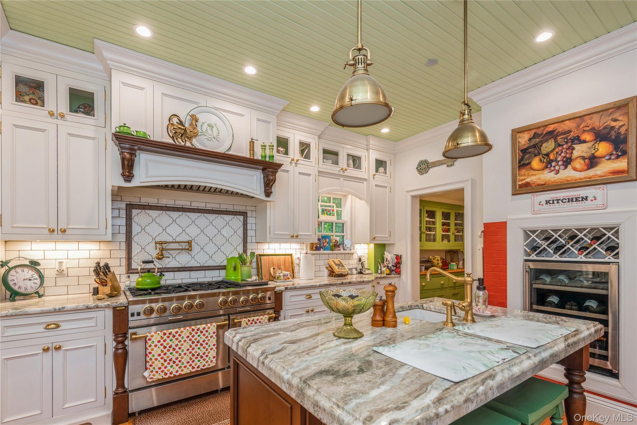 110 Red Spring Lane Glen Cove, NY 11542 - Photo 25 of 43