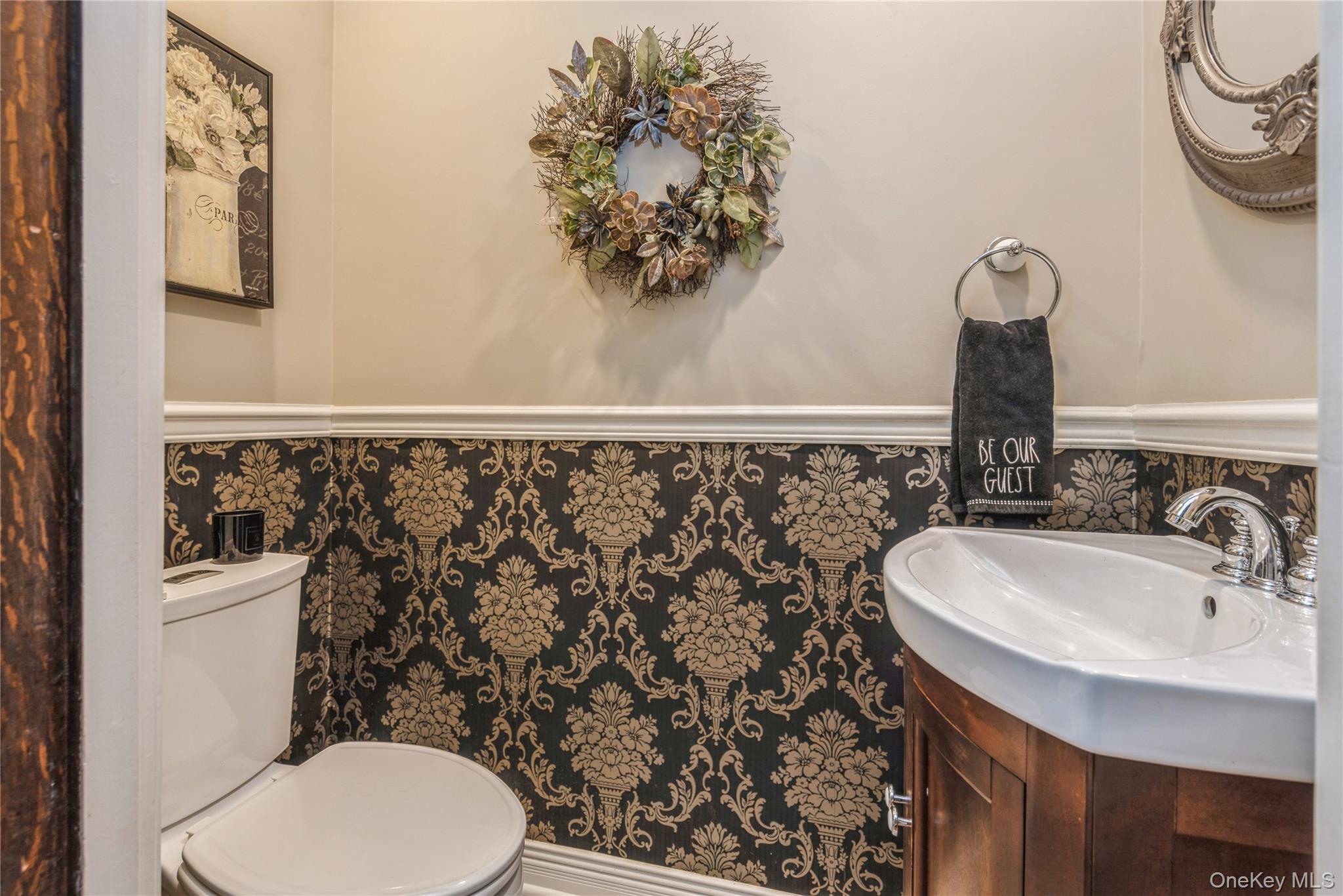 110 Red Spring Lane Glen Cove, NY 11542 - Photo 27 of 43 Powder room