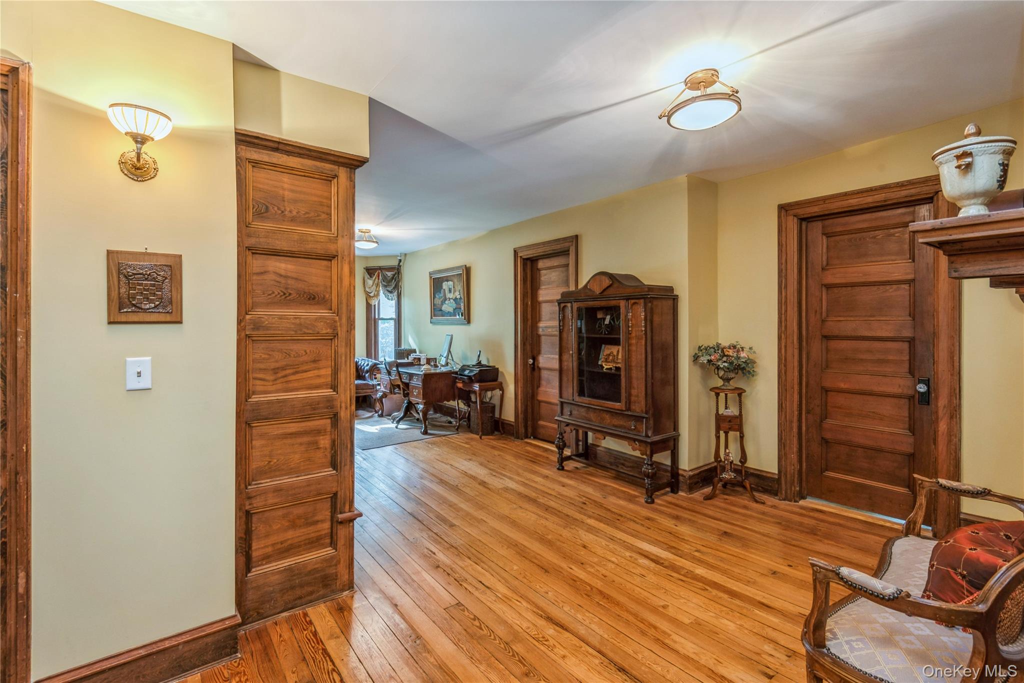 110 Red Spring Lane Glen Cove, NY 11542 - Photo 30 of 43