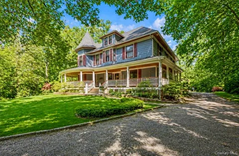 $1,745,000 | 110 Red Spring Lane, Glen Cove, NY 11542