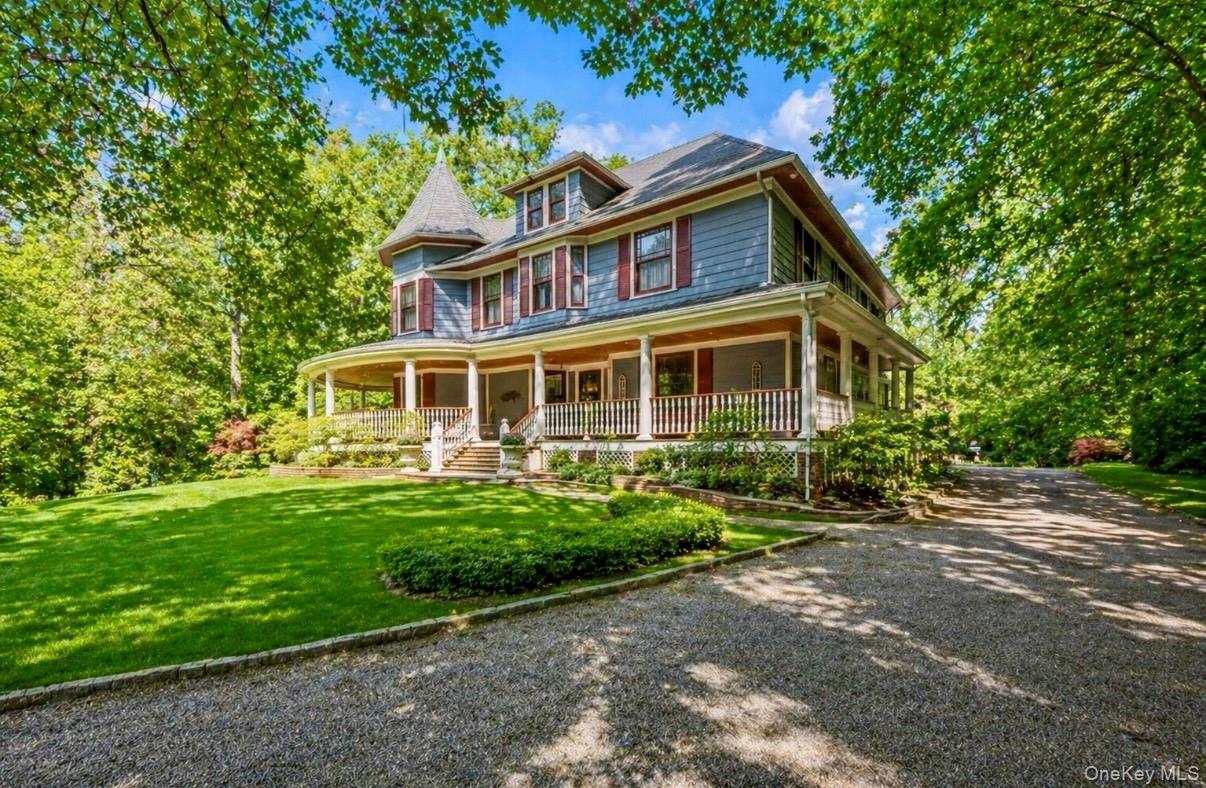 110 Red Spring Lane Glen Cove, NY 11542 - Photo 3 of 43