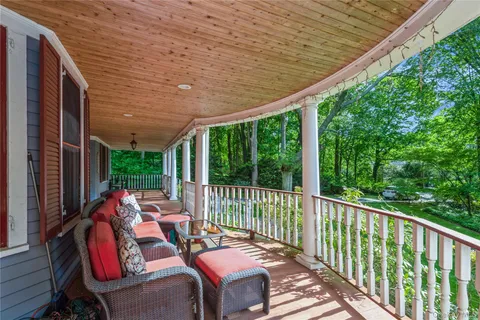 $1,745,000 | 110 Red Spring Lane, Glen Cove, NY 11542