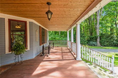 $1,745,000 | 110 Red Spring Lane, Glen Cove, NY 11542