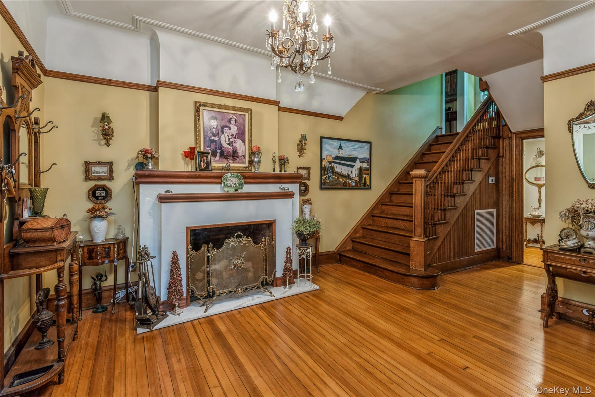 110 Red Spring Lane Glen Cove, NY 11542 - Photo 10 of 43