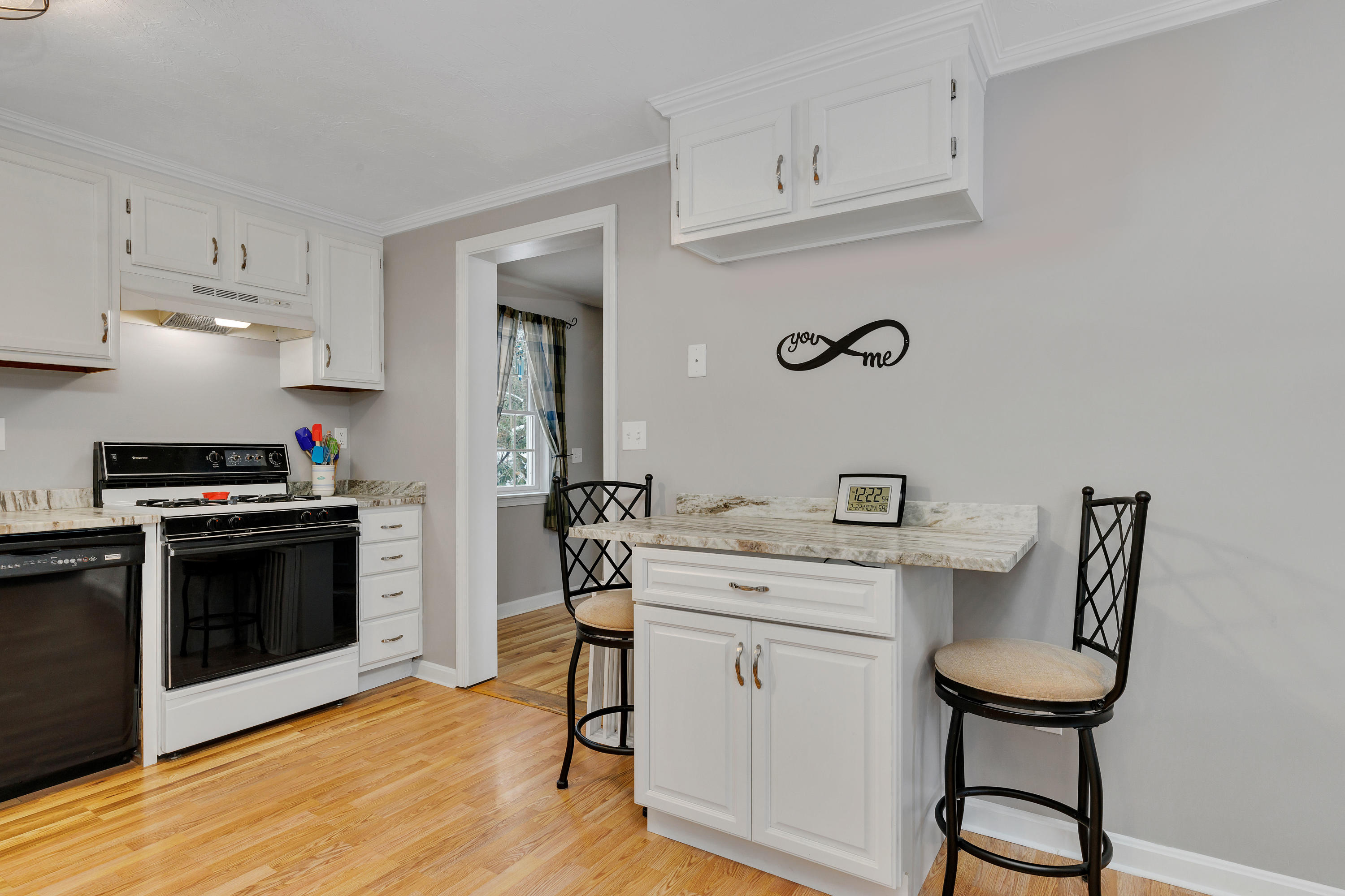 105 John Ewer Road Sandwich, MA 02563 - Photo 8 of 47 105JohLR-11