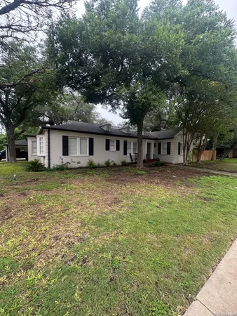 $399,000 | 401 North High Street, Uvalde, TX 78801