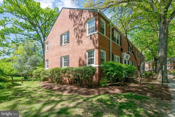 $1,850 | 206 North Trenton Street, Unit 2062, Arlington, VA 22203
