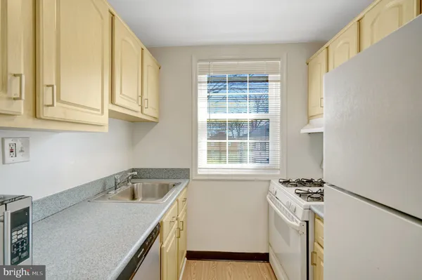 $1,850 | 206 North Trenton Street, Unit 2062, Arlington, VA 22203