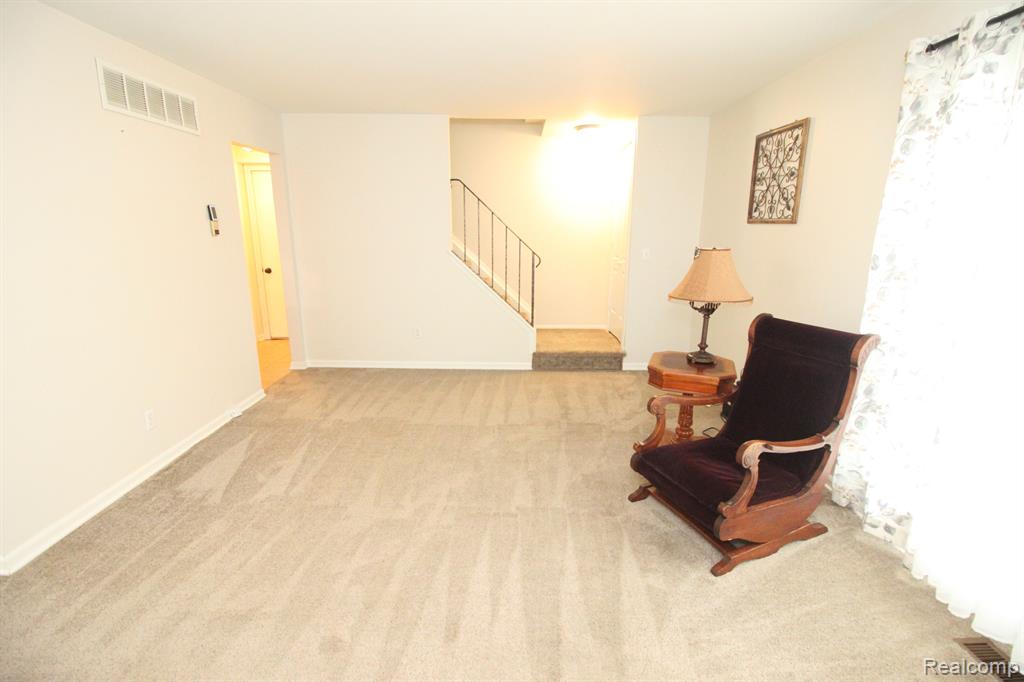 24644 Spring Lane Harrison Township, MI 48045 - Photo 9 of 28