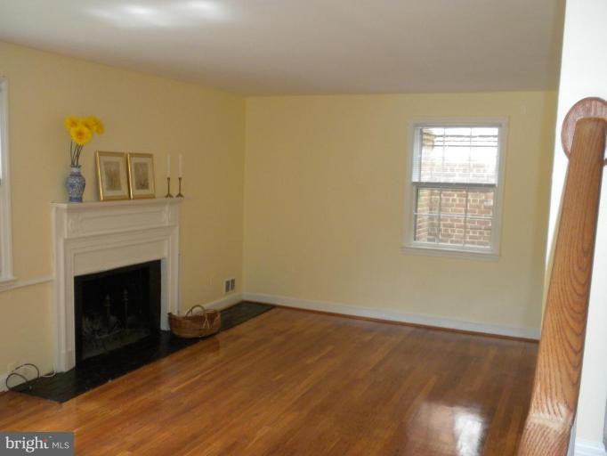 1648 Foxhall Road Northwest Washington, DC 20007 - Photo 18 of 19 Living Room #2
