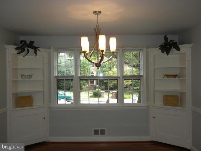1648 Foxhall Road Northwest Washington, DC 20007 - Photo 19 of 19 Dining Room