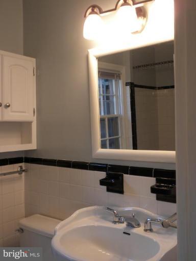 1648 Foxhall Road Northwest Washington, DC 20007 - Photo 9 of 19 Master Bath