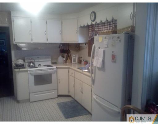 31 Deerfield Road Sayreville, NJ 08859 - Photo 2 of 9 Gallery Image 2