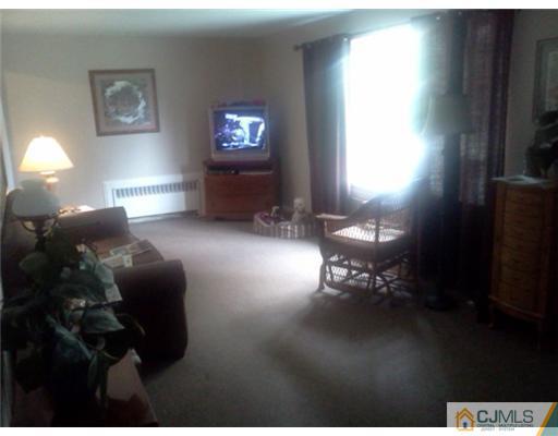 31 Deerfield Road Sayreville, NJ 08859 - Photo 3 of 9 Gallery Image 3