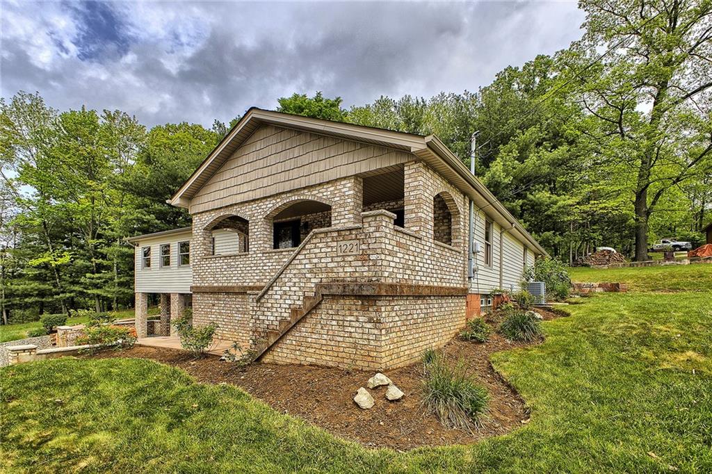 1221 Robbins Station Road Irwin, PA 15642 - Photo 2 of 34 Gallery Image 2
