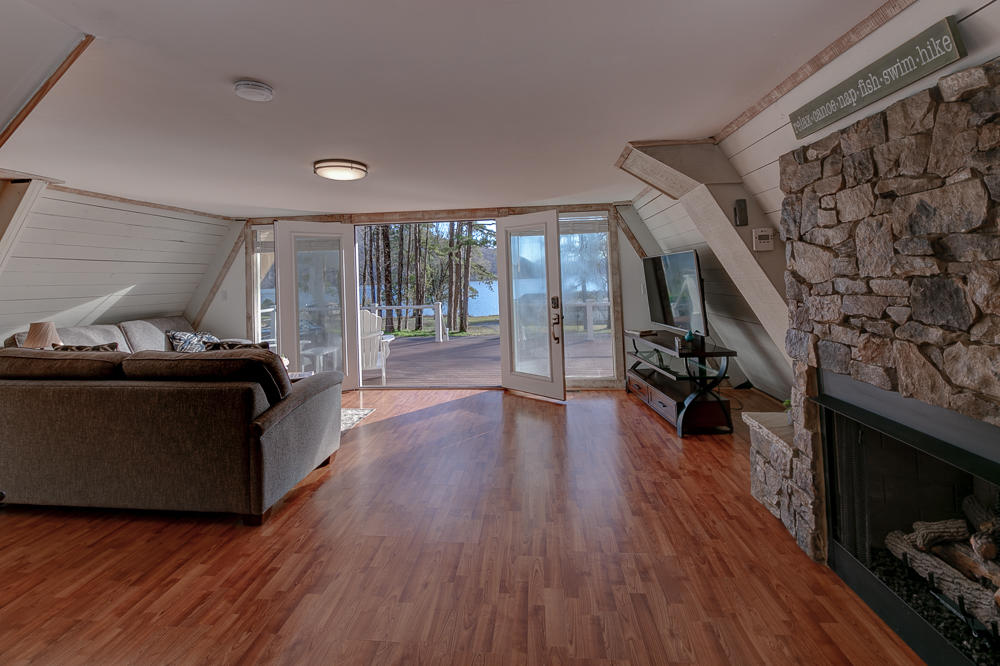 1769 Bennett Lake Road Whitwell, TN 37397 - Photo 17 of 33 Living Area