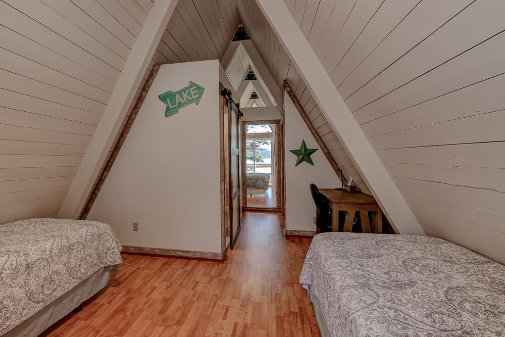1769 Bennett Lake Road Whitwell, TN 37397 - Photo 24 of 33 Bedroom with full bathroom