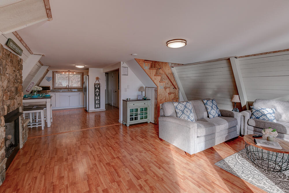 1769 Bennett Lake Road Whitwell, TN 37397 - Photo 8 of 33 Living Area