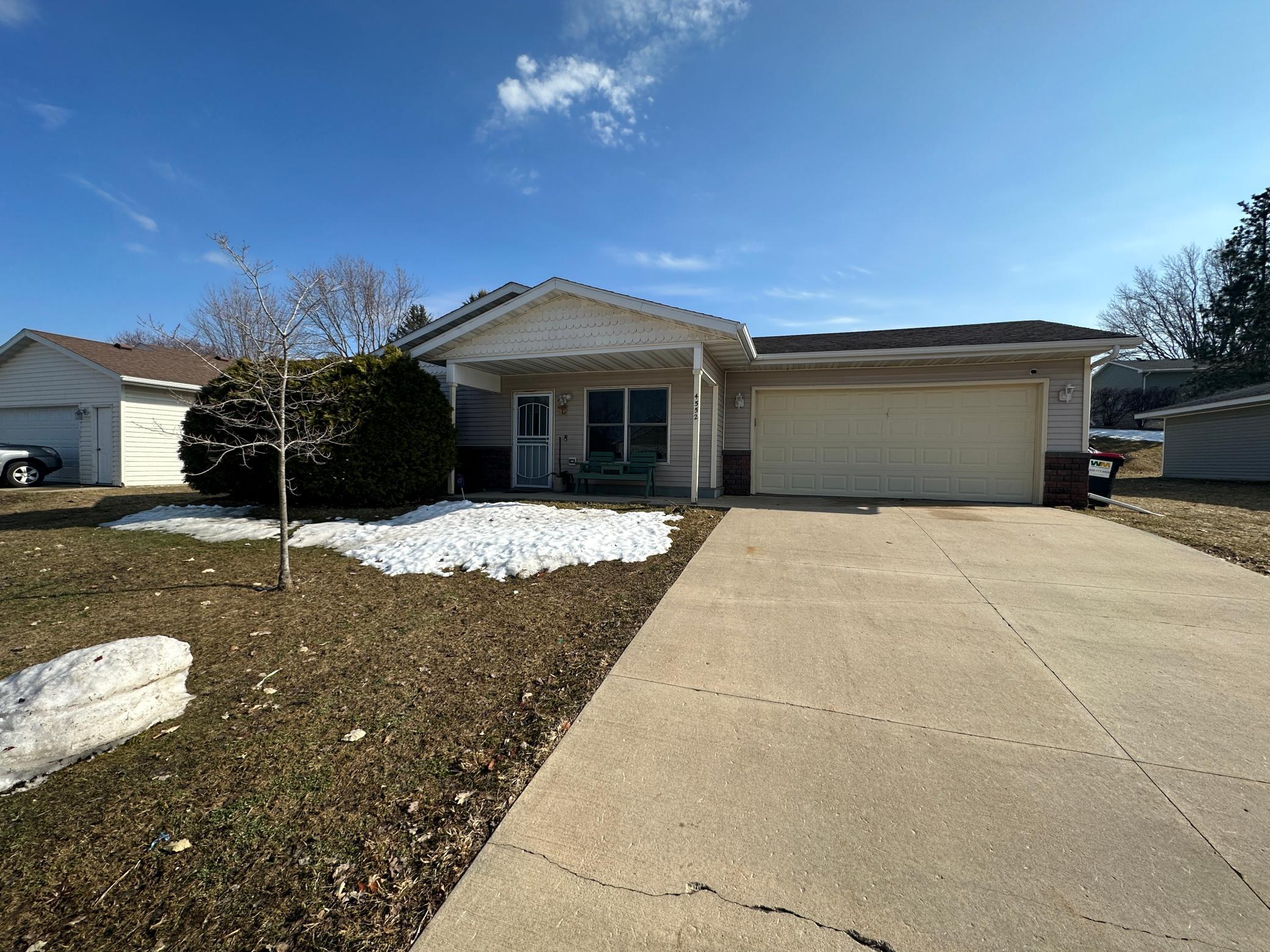 4552 Manor Brook Drive Northwest Rochester, MN 55901 - Photo 2 of 35