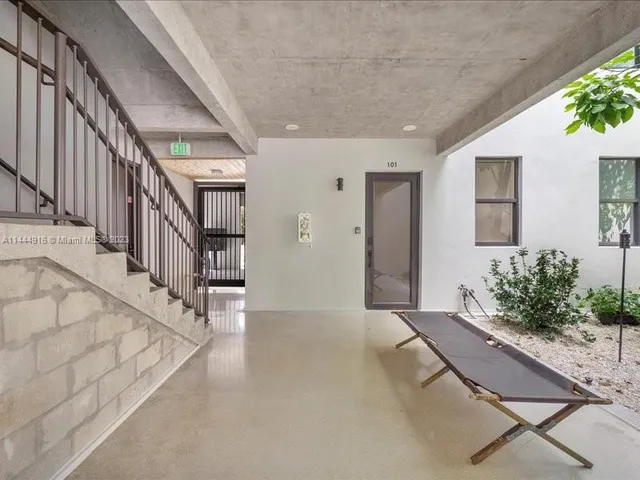 a view of entryway with a front door