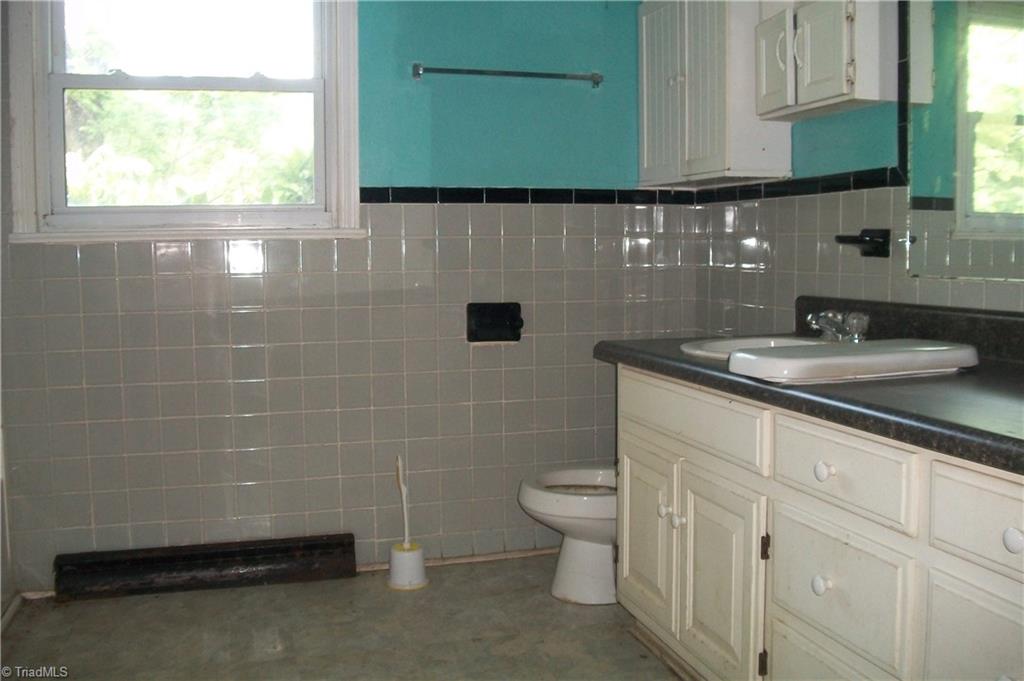 5085 Reynolda Road Winston-Salem, NC 27106 - Photo 14 of 50 Gallery Image 14