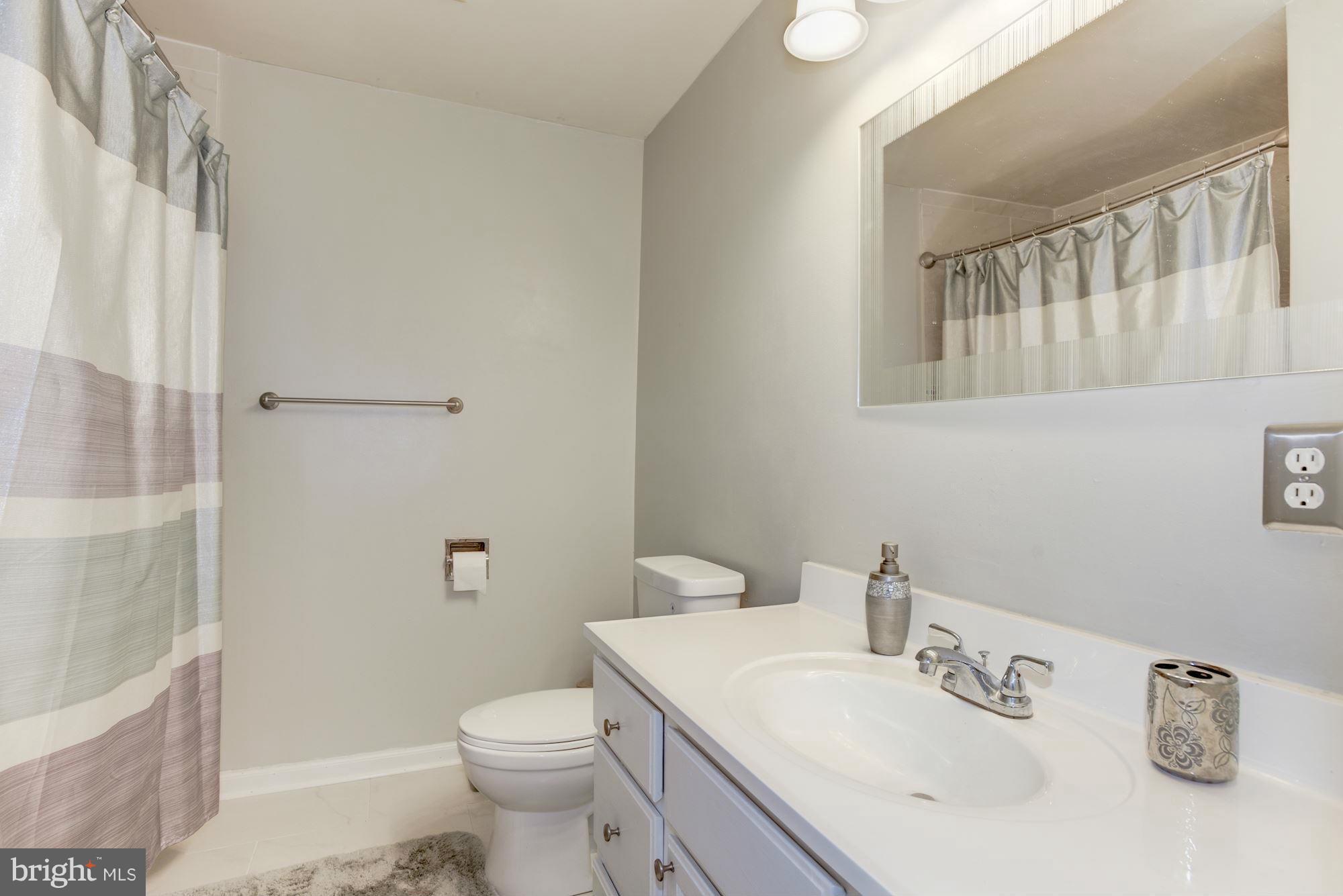 2154 Mountain Road Haymarket, VA 20169 - Photo 22 of 30 Bath