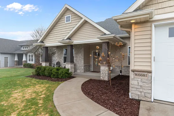 $724,900 | W6681 Charleen Lane, Greenville, WI 54942