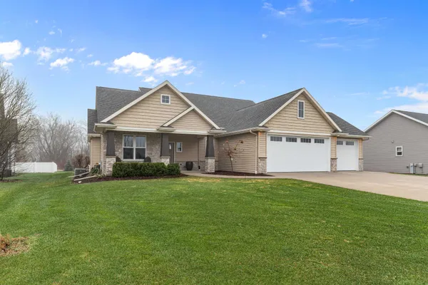 $724,900 | W6681 Charleen Lane, Greenville, WI 54942