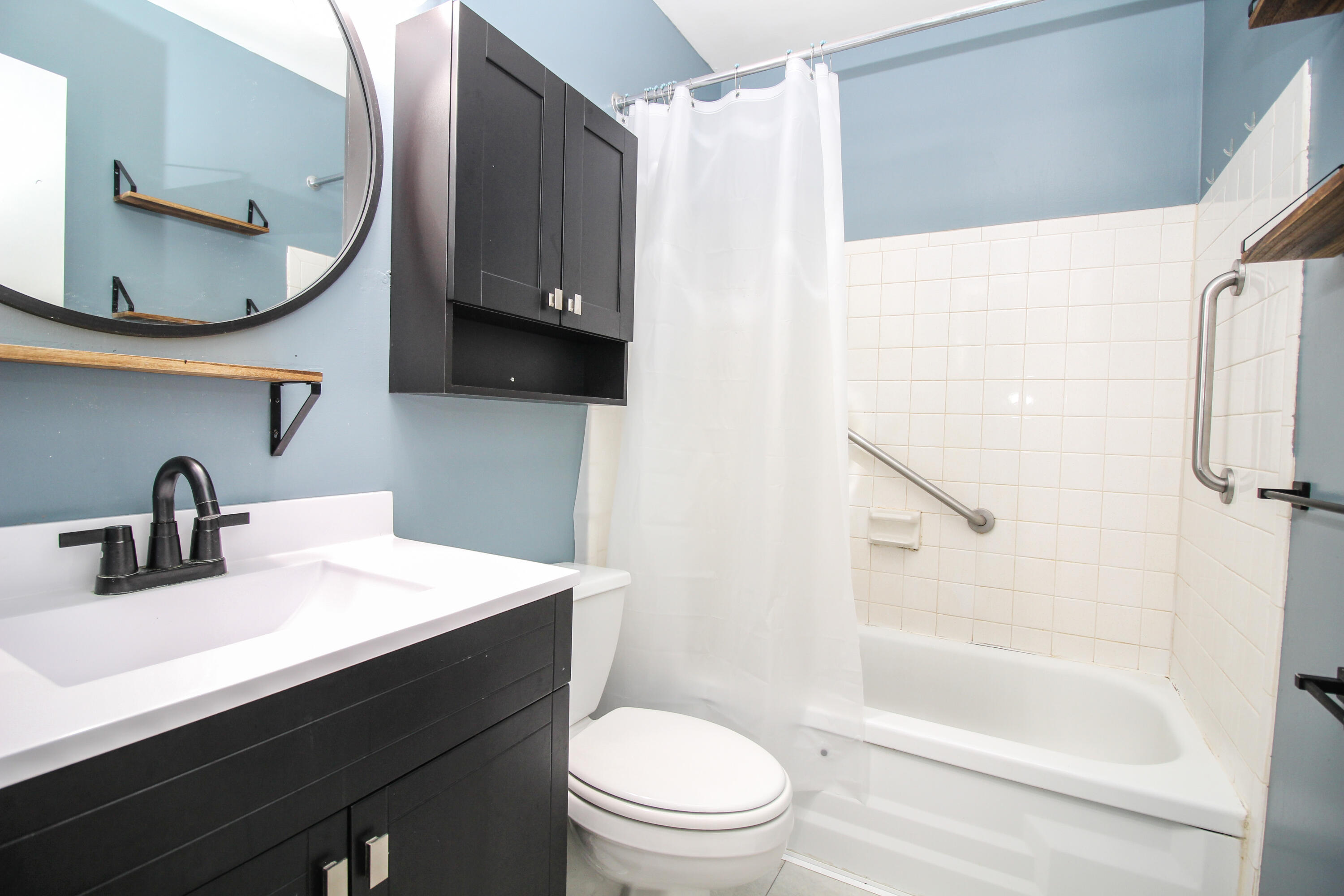173 East Michigan Avenue, Unit 203B Three Rivers, MI 49093 - Photo 16 of 23 E Michigan-8