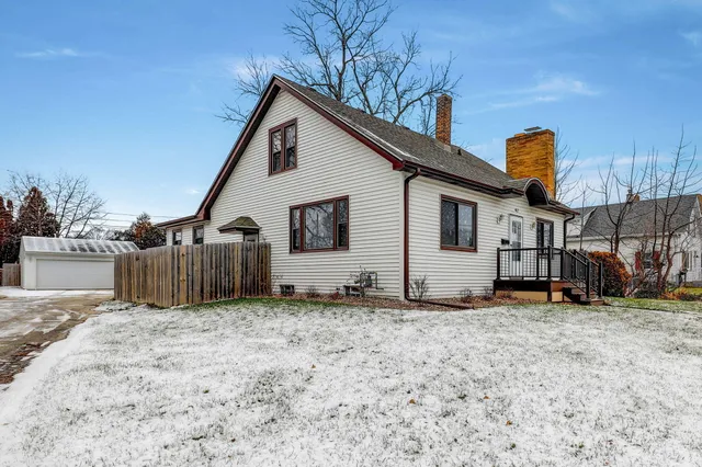 $390,000 | 412 North Chicago Avenue, South Milwaukee, WI 53172