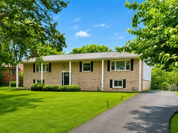 $850,000 | 6018 Walhaven Drive, Alexandria, VA 22310