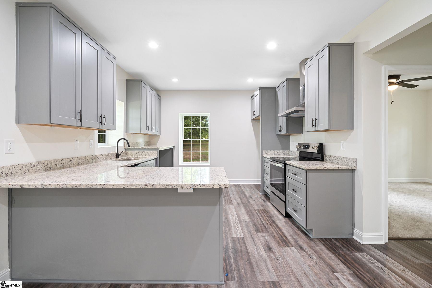 307 Lee Vaughn Road Simpsonville, SC 29681 - Photo 11 of 28 Gallery Image 11